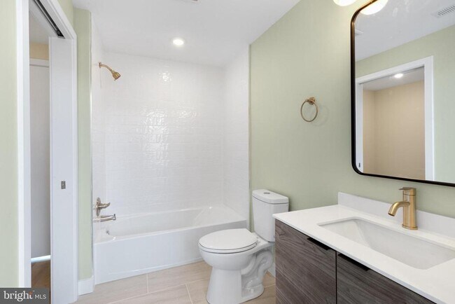 Building Photo - 1701 S 4th St