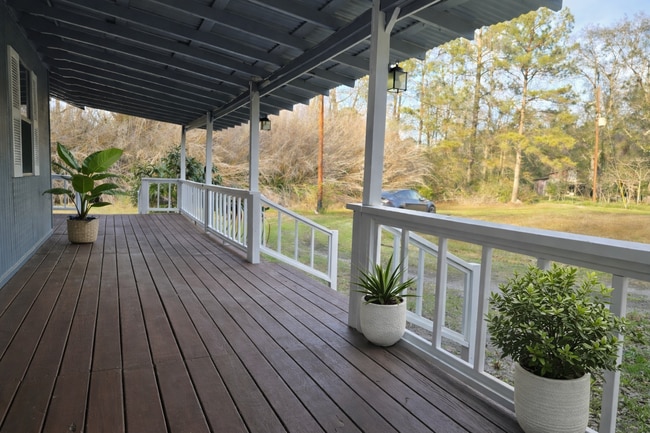 Foto del edificio - 8115 Tall Pine Ln