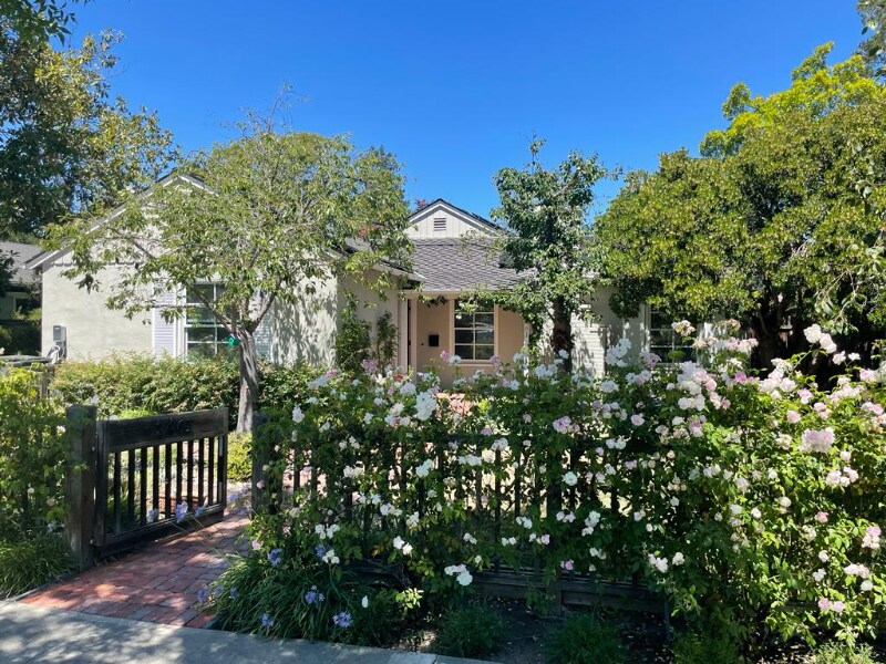 Foto principal - 2461 Ramona St