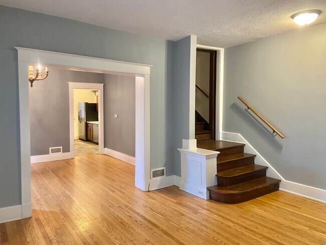 Living Room - 121 Abney Ave SE
