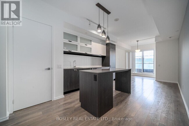 Photo du bâtiment - 783 Bathurst St