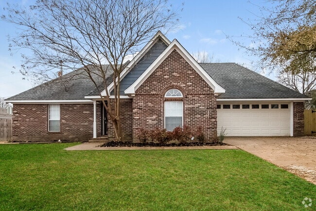 Building Photo - 10149 Phillips Dr