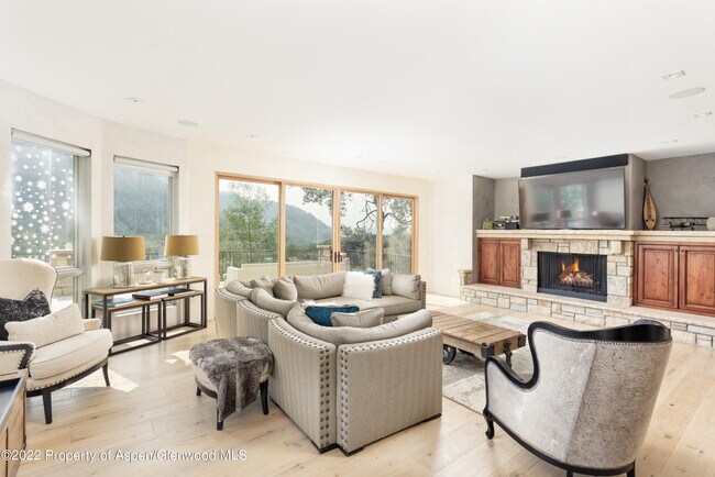 Foto del edificio - 176 Mountain Laurel Dr