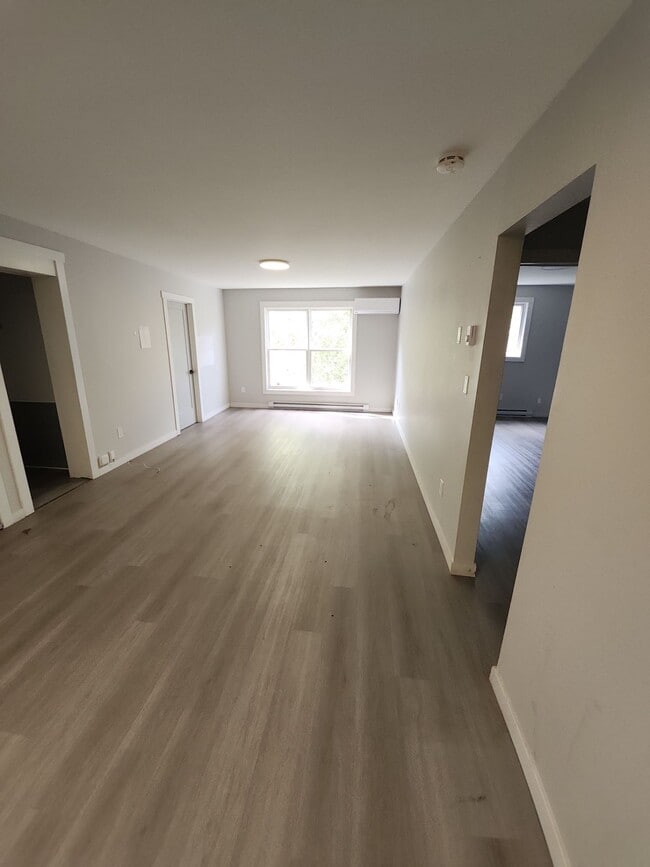 Building Photo - 30 Parkwood Dr