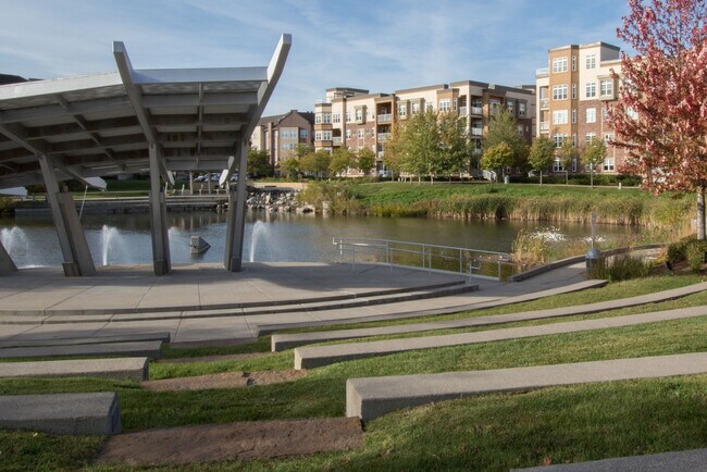 Foto del edificio - The Legends at Silver Lake Village 55+ Apartments
