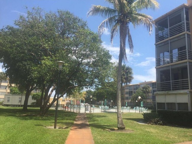 Foto del edificio - 2761 Taft St
