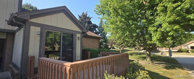 Foto del edificio - 364 Meadow Bridge Dr