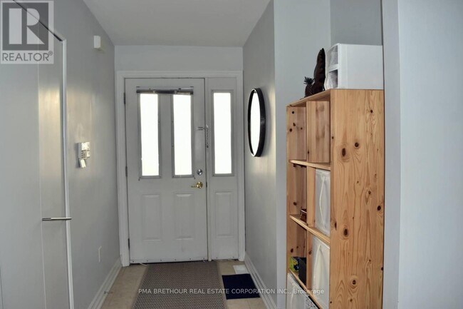 Building Photo - 161 Henderson Ave