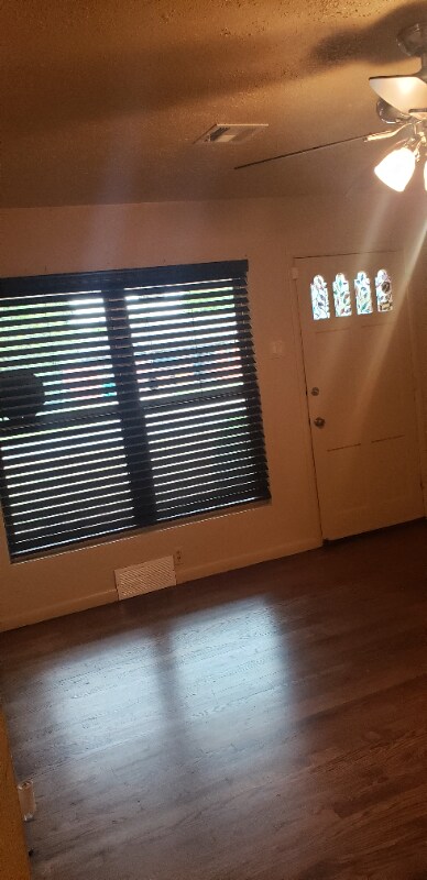 Foto del edificio - 1842 NE 48th St