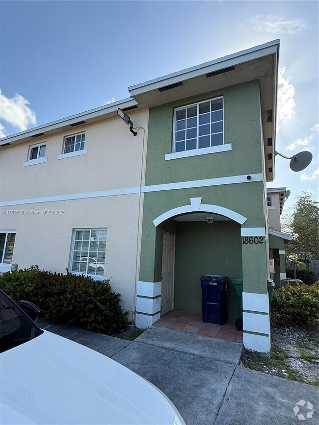 Building Photo - 18602 SW 100th Ave