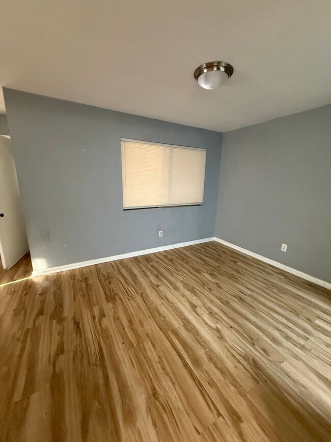 Building Photo - 1208 Bush River Rd