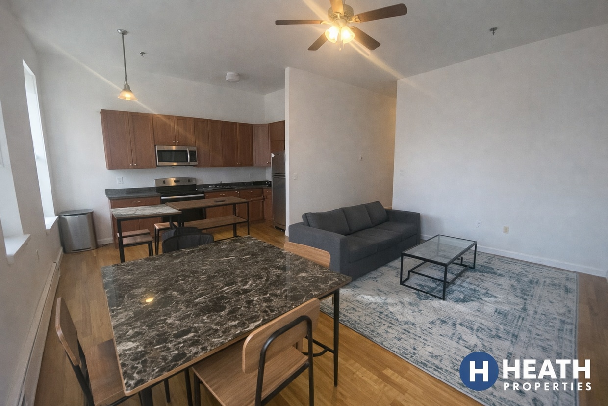 Building Photo - 168 Northampton St