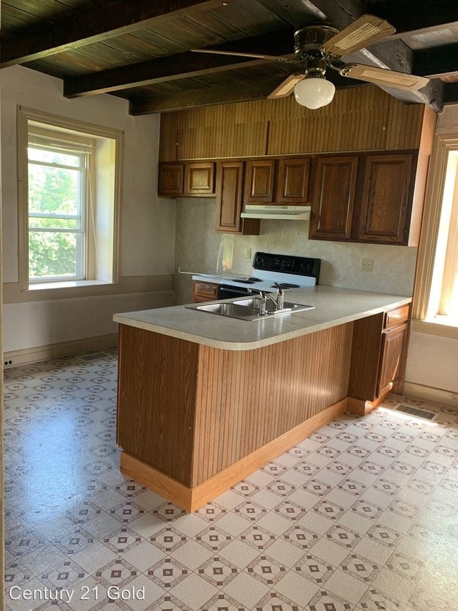 Building Photo - 3 br, 1 bath House - 571 Huff Church Rd