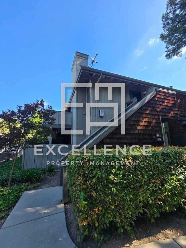 Building Photo - 1914 La Terrace Cir