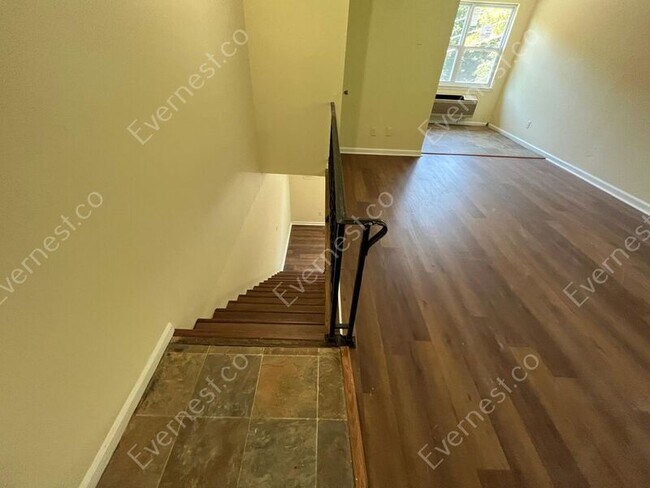Foto del edificio - 925 Shallowford Rd
