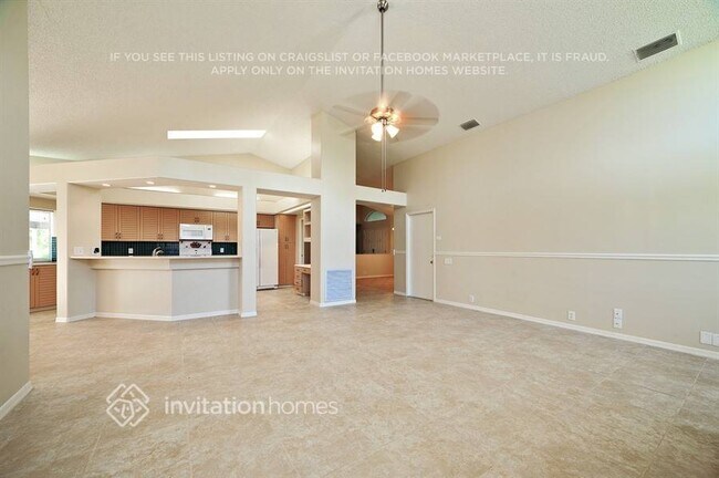 Foto del edificio - 437 Waterford Cir E