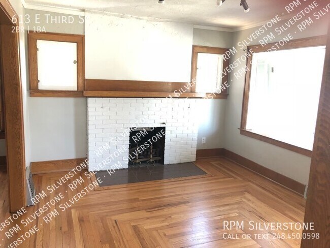 Building Photo - Royal Oak Ranch Walking Distance to Downtown