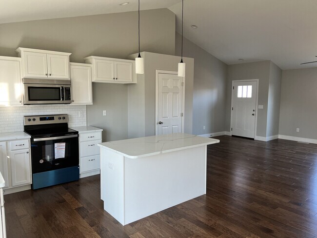 Building Photo - 422 Holtgrewe Farms Loop