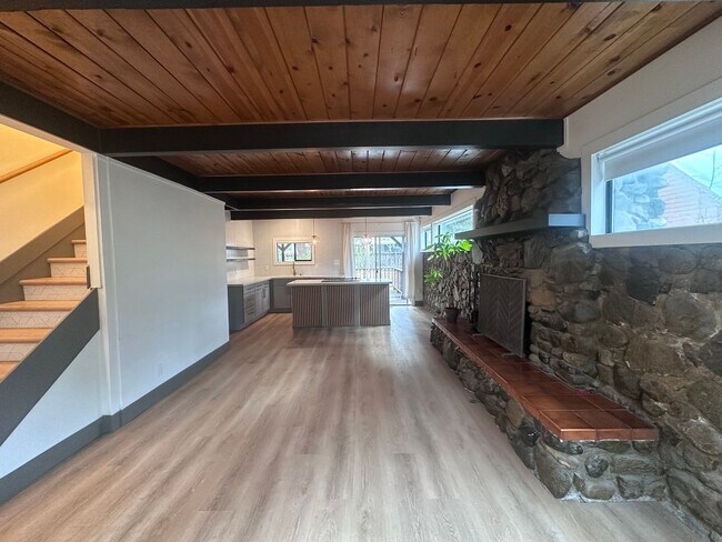 Foto del edificio - Pet Friendly Tahoe Island Home