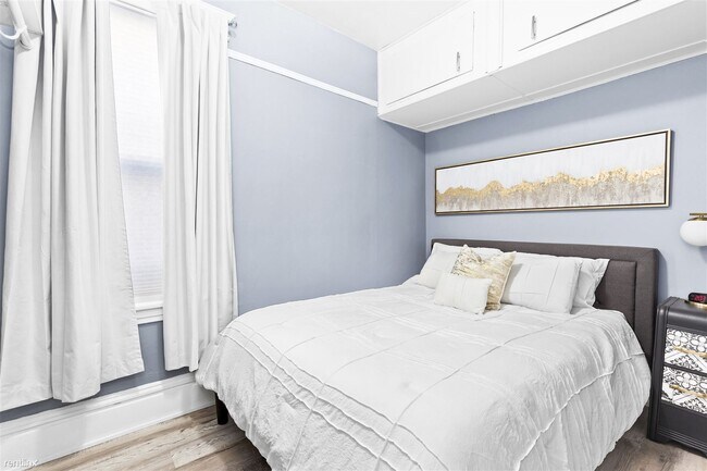 Building Photo - 2 br, 1 bath House - 422 North 15th Avenue...