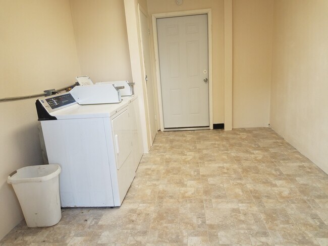 Foto del edificio - 9985 W 59th Pl