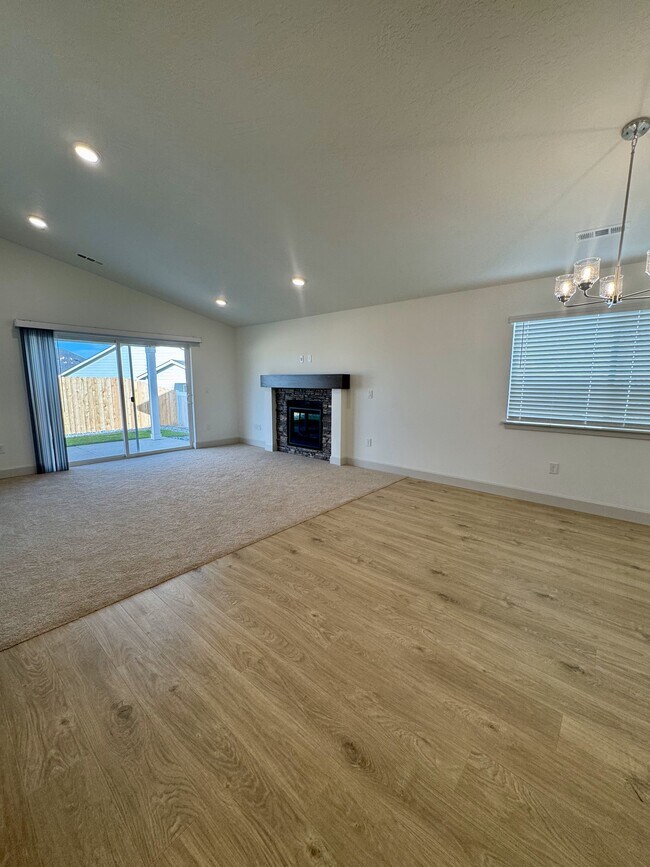 Foto del edificio - 1694 Wilson St