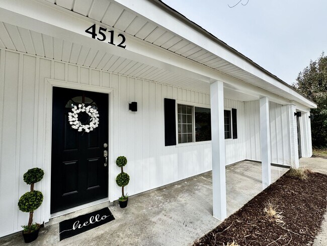 Foto del edificio - Fully-Renovated Ranch Home Available 03-19-26! Fenced Backyard - Pet Friendly - Washer & Dryer In...