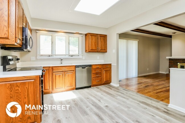 Building Photo - 14290 Mondoubleau Lane