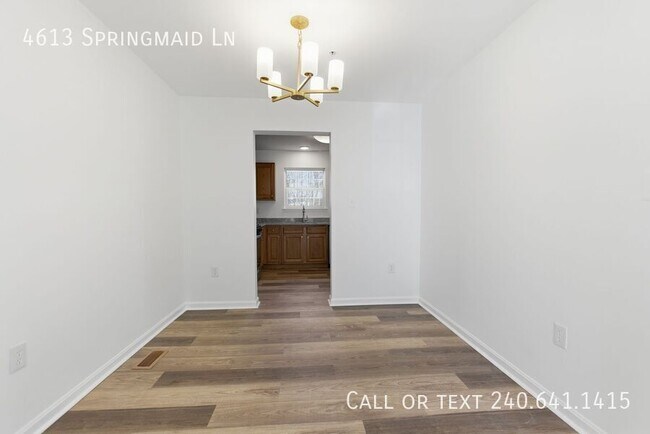 Foto del edificio - 4613 Springmaid Ln