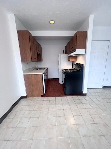Foto principal - 1 Cypress Rd