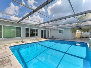 Building Photo - 11762 NW 26th Ct