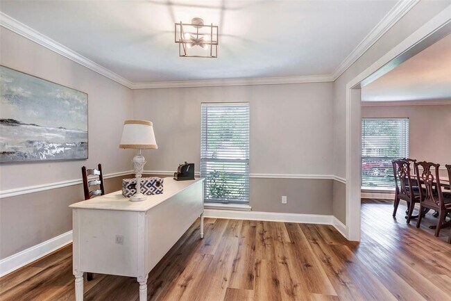 Foto del edificio - 10715 Cedar Creek Dr