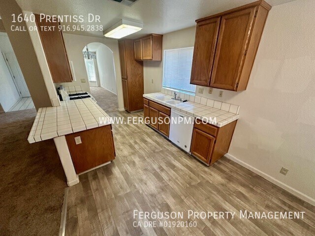 Building Photo - 1640 Prentiss Dr