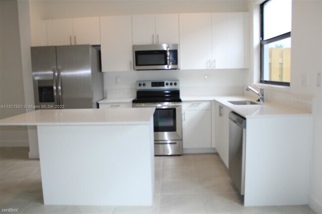 Foto del edificio - 3 br, 3 bath House - 12914 SW 232nd Ln # 0