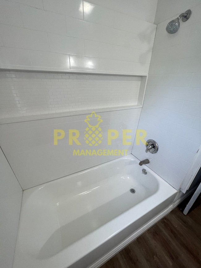 Foto del edificio - 2 bedrooms 1 bathroom house for rent