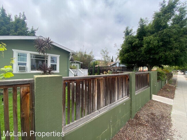 Building Photo - 1 br, 1 bath House - 3364 Herman Ave