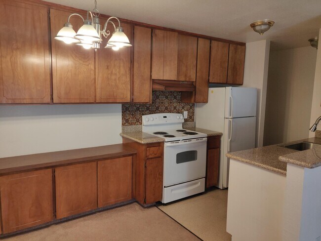 Kitchen - 567 Oakland Ave