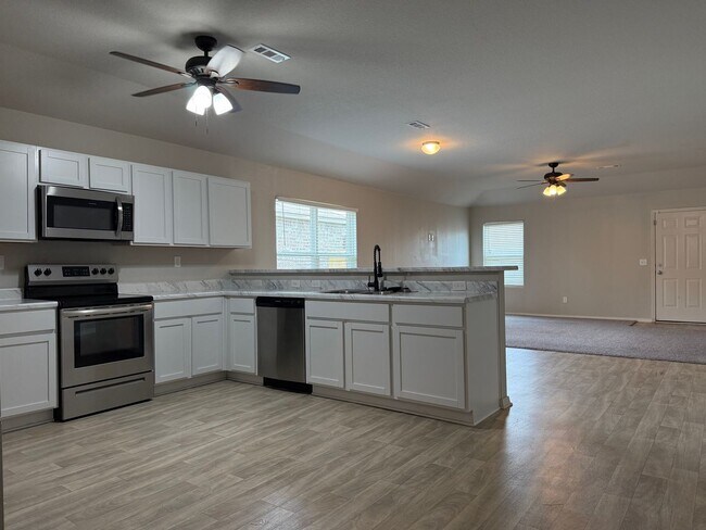 Building Photo - 8700 Northwood Creek Dr