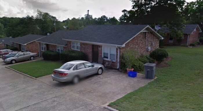 Primary Photo - 2015 Old Mountain Creek Rd