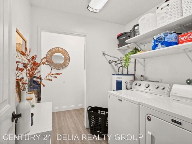 Foto del edificio - 3 br, 1 bath House - 8603 Main St.