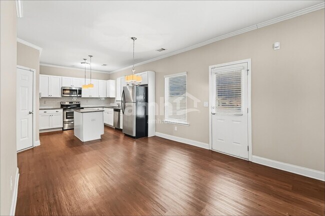 Foto del edificio - 2049 Greenfern Ct