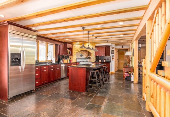 Foto del edificio - 451 Krumville Rd