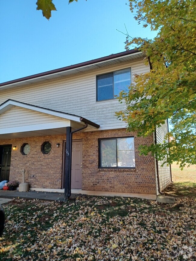 Building Photo - 105 Swan Dr