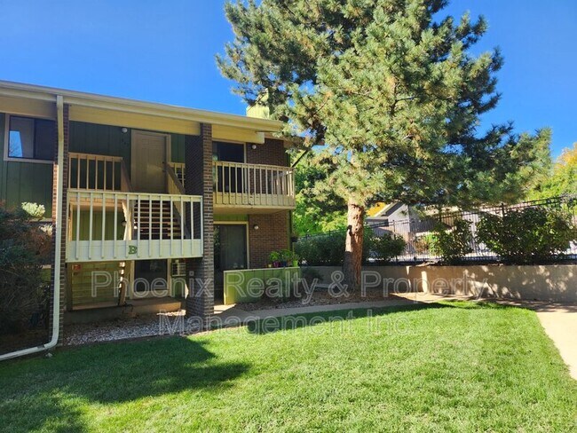 Foto del edificio - 2800 Kalmia Ave