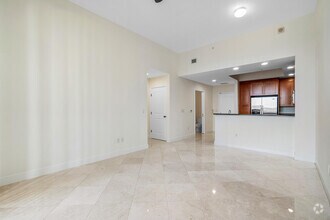 Building Photo - 701 S Olive Ave