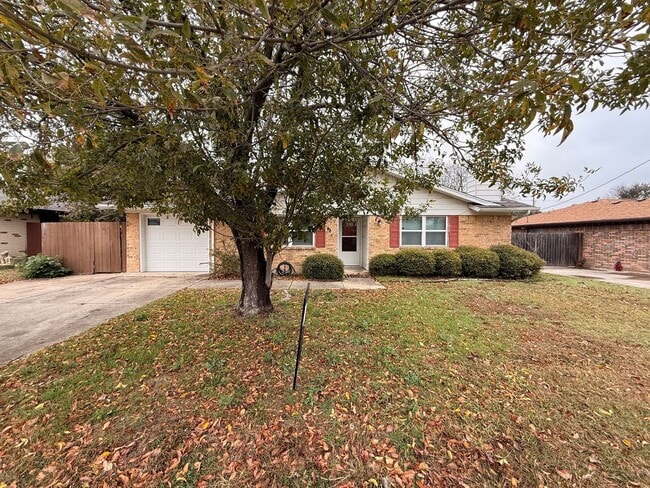 Building Photo - RENT REDUCTION - AVAILABLE NOW!