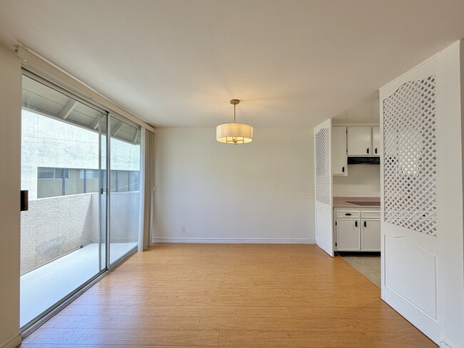 Dining Room - 14141 Dickens St