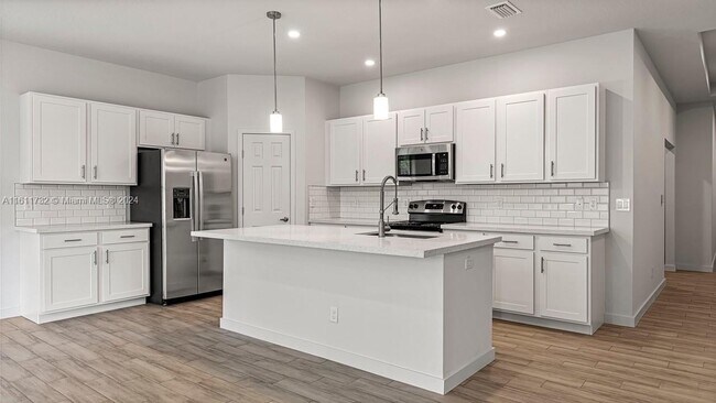 Foto del edificio - 7008 Eden Rd