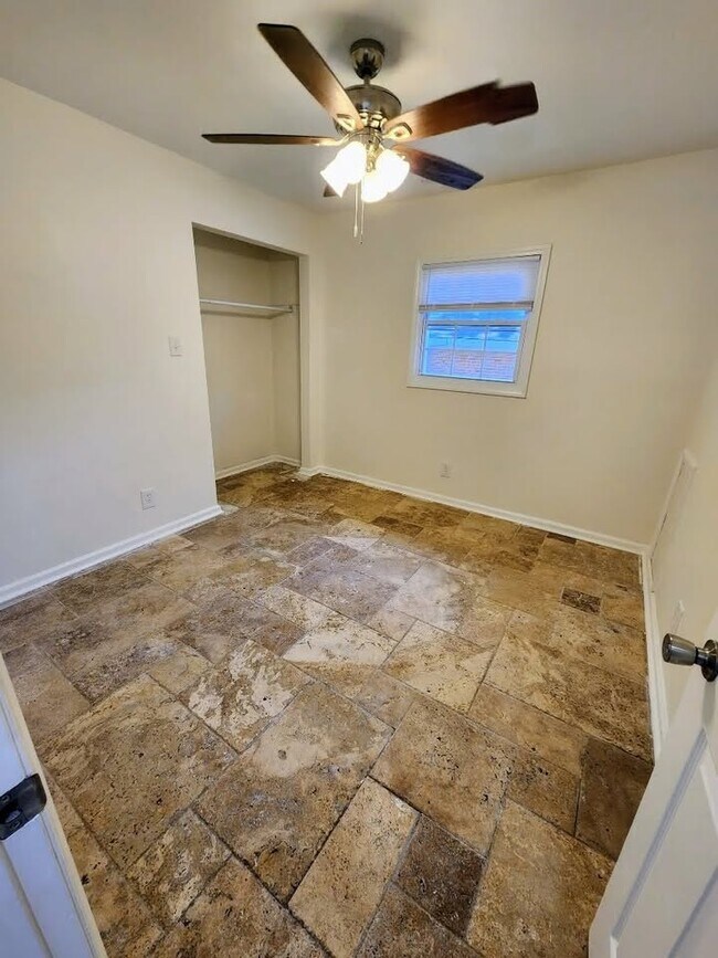 Foto del edificio - 1013 Rosedale Ave