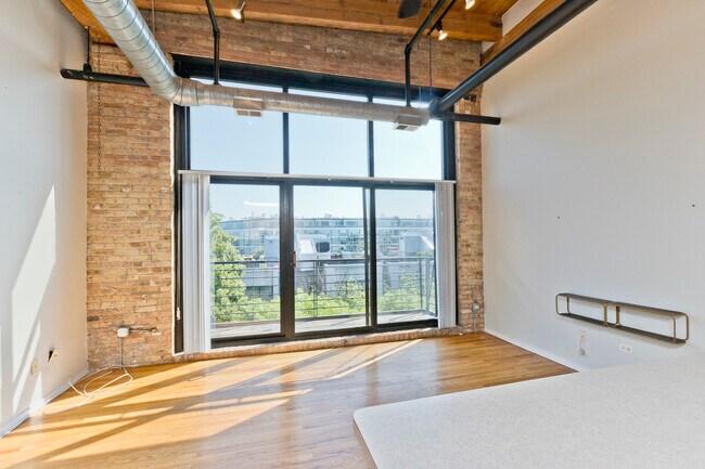 Foto del edificio - 2210 W Wabansia Ave